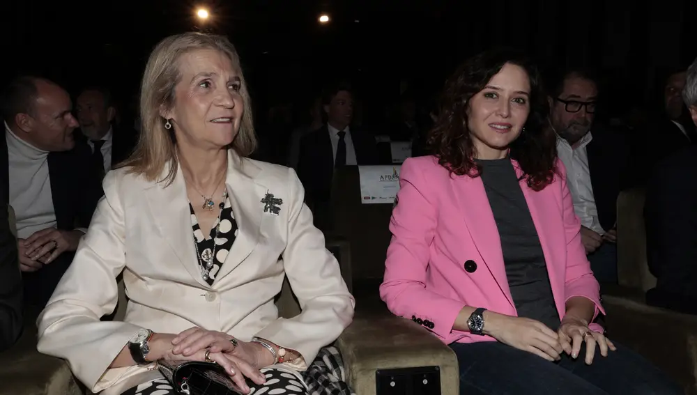 La infanta Elena e Isabel Díaz Ayuso en los VIII Premios de la Asociación de la Prensa Deportiva de Madrid