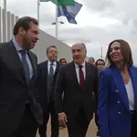 Óscar Puente, José Ignacio Landaluce y Rocío Díaz, en el puerto de Algeciras