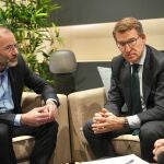 Feijoó pide sensibilidad a Bruselas con las reivindicaciones de los agricultores frente a la "inacción" del Gobierno