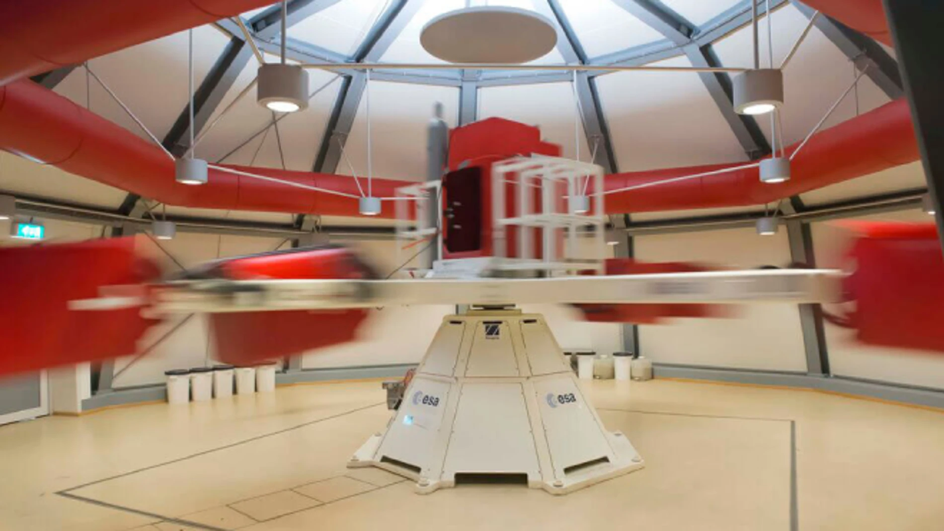 Centrifugadora de 8 metros de diámetro en el Laboratorio de Instrumentación de Ciencias físicas y de la Vida de la ESA.