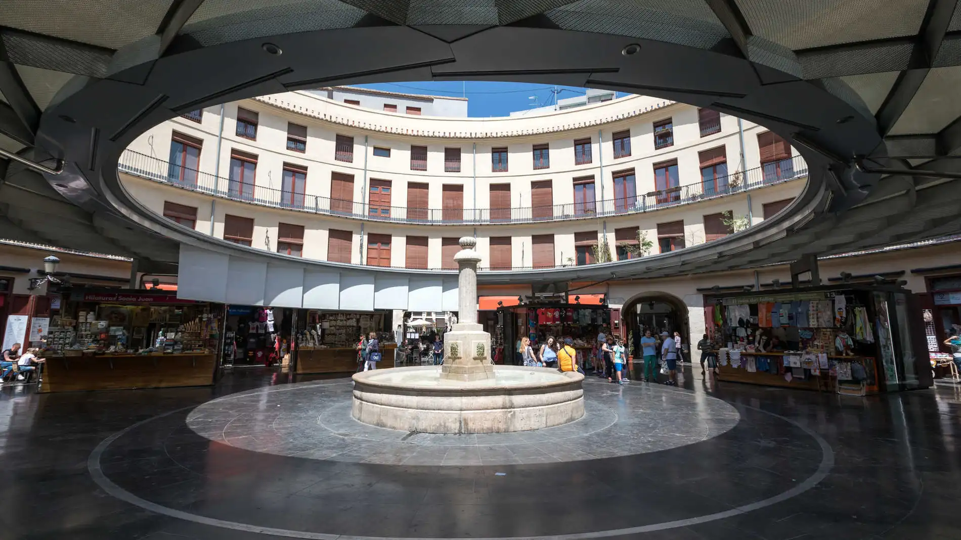 Imagen de la casi invisible plaza en el centro de Valencia