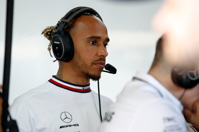 Lewis Hamilton to leave Mercedes for Ferrari in 2025