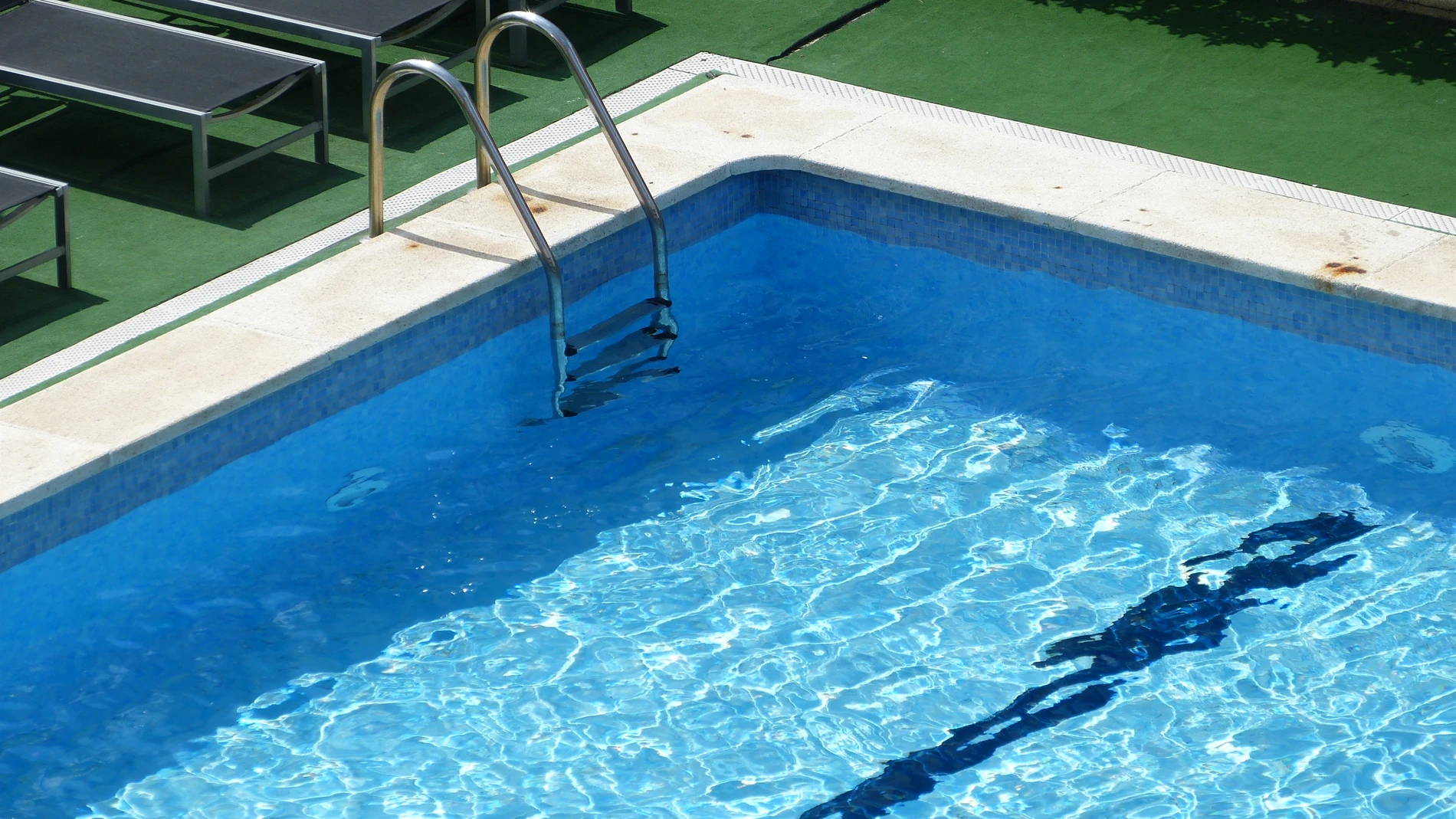 Economía.- Cataluña prohibirá llenar piscinas de hoteles y campings por la sequía anticipando un verano complicado