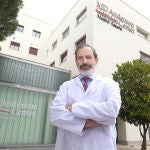 Dr. Santiago González