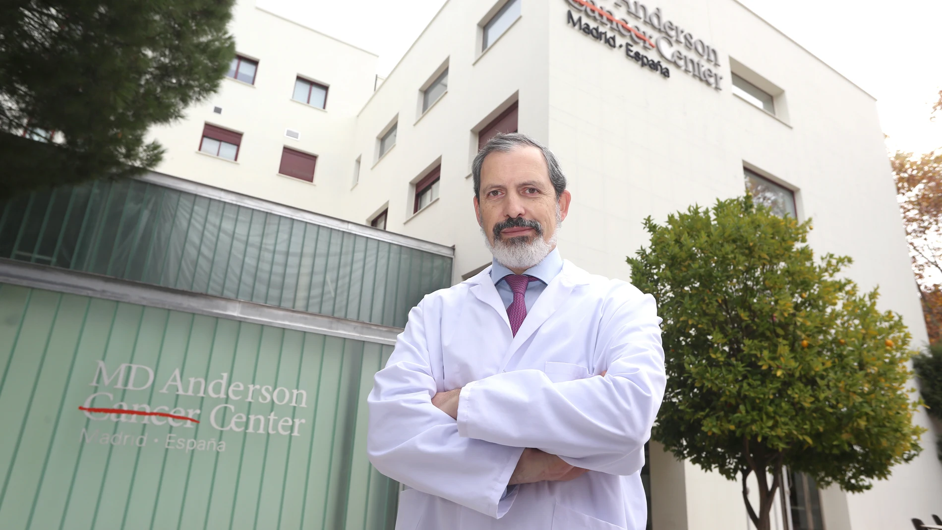 Dr. Santiago González