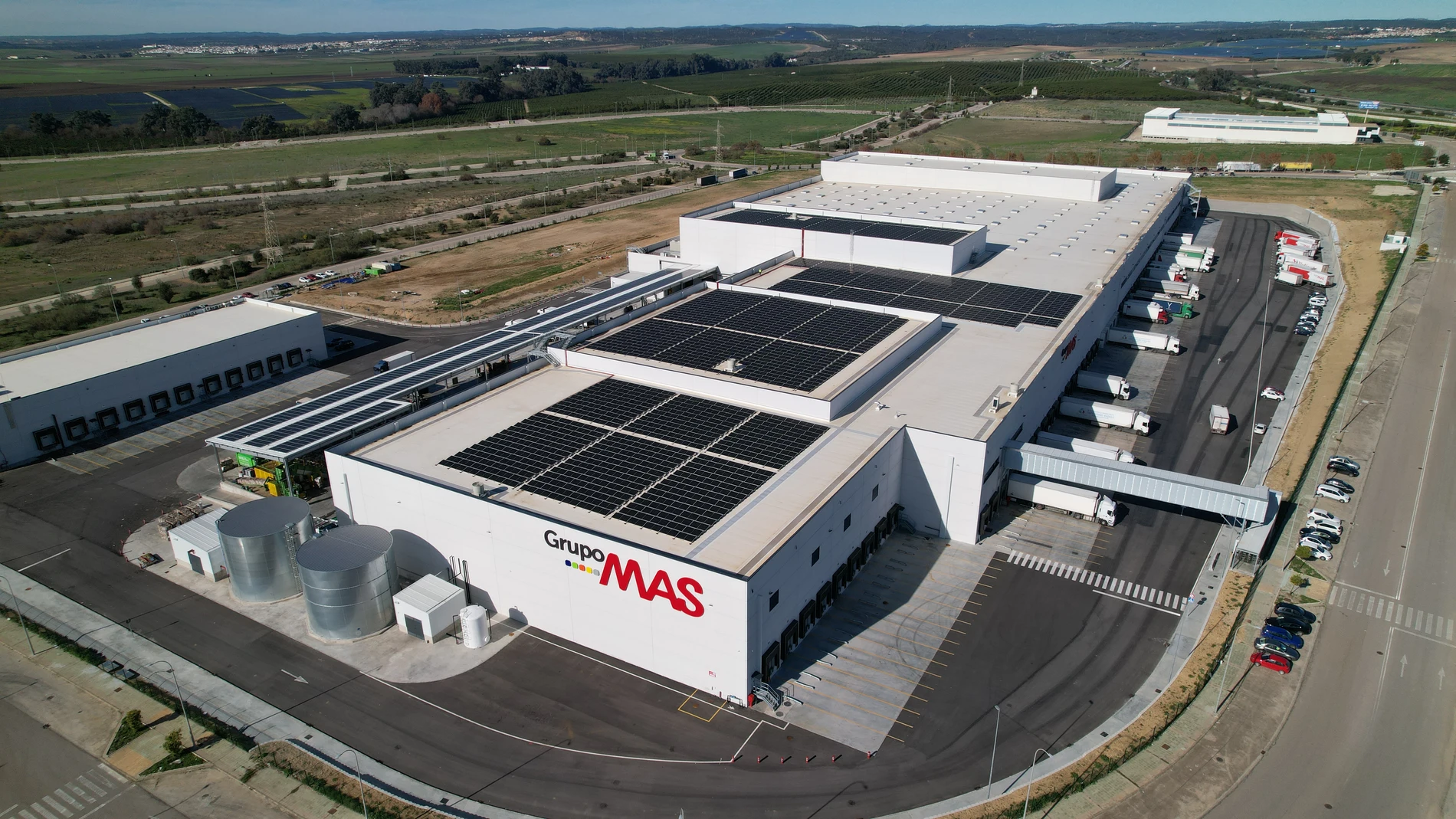 Vista aérea del nuevo centro logístico de Grupo MAS en Guillena 