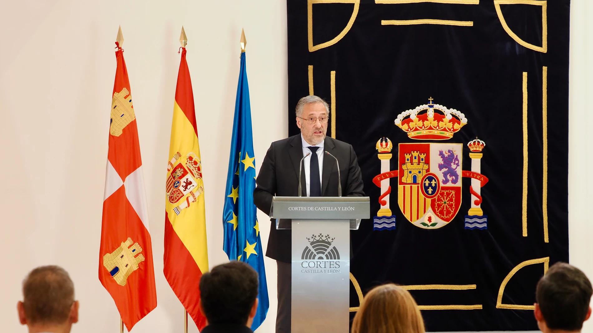 El presidente de las Cortes de Castilla y León, Carlos Pollán, durante el anuncio de la entrega de las Medallas de Oro