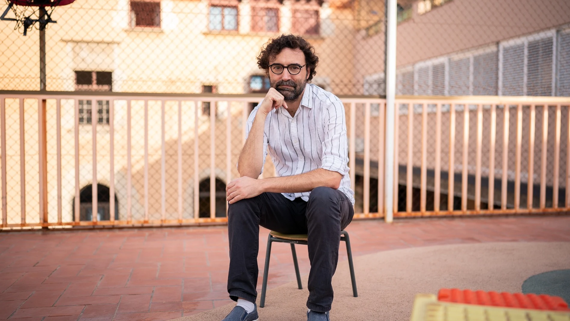 Alessandro Maccarrone fotografiado en la Scuola dell’Infanzia italiana M. Montessori de Barcelona