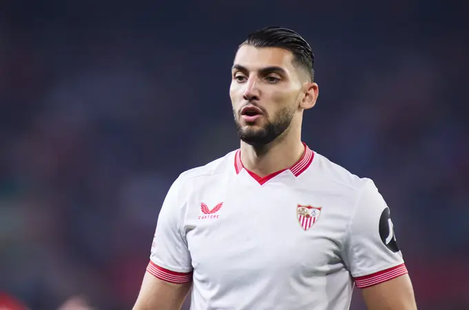 El Valencia denuncia cómo el Sevilla ha intentado jugársela con el fichaje de Rafa Mir