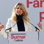 Yolanda Díaz en mitin con la candidata a la Xunta de Galicia por Sumar Marta Lois