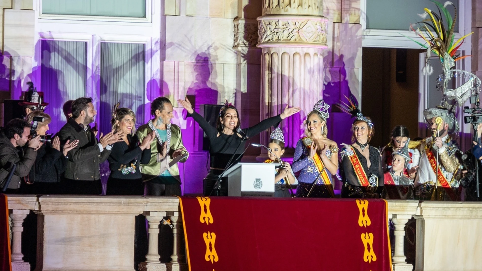La cantante Ruth Lorenzo dio inicio a los doce días de Carnaval de Cartagena