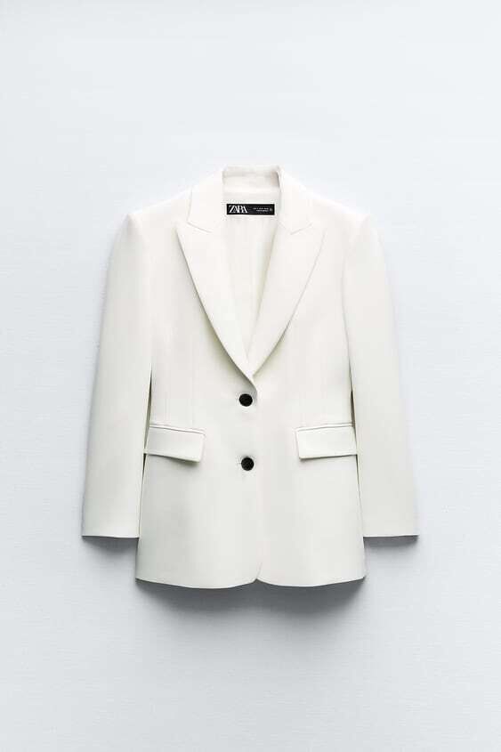 Blazer en blanco.