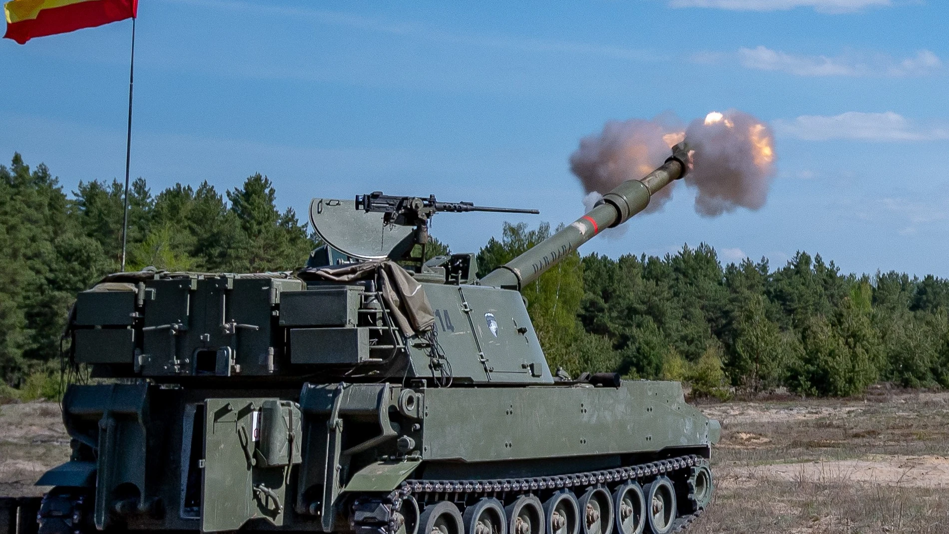 Disparo de munición de 155mm en Letonia