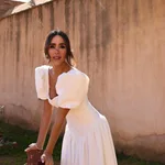 Rocío Osorno con vestido blanco.