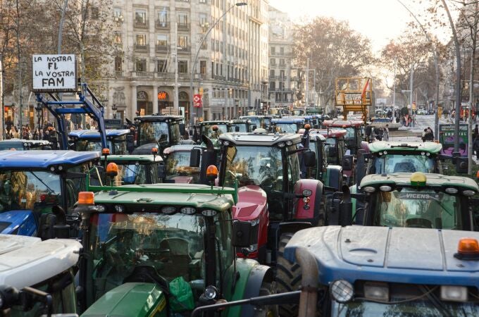 Segunda jornada de protestas de los tractores en las carreteras españolas para pedir mejoras en el sector