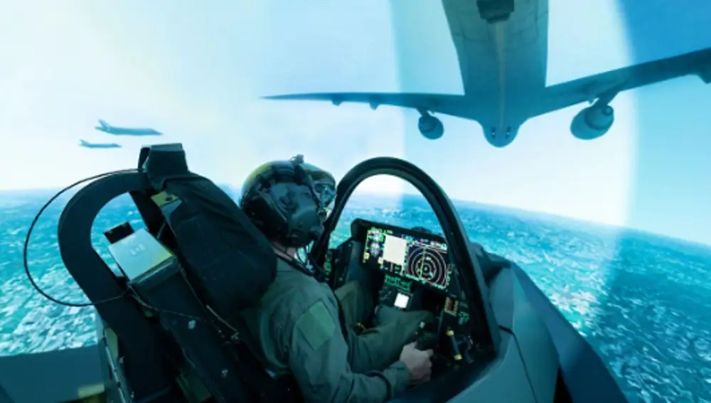 Un piloto conduce un F-35 en un entrenamiento