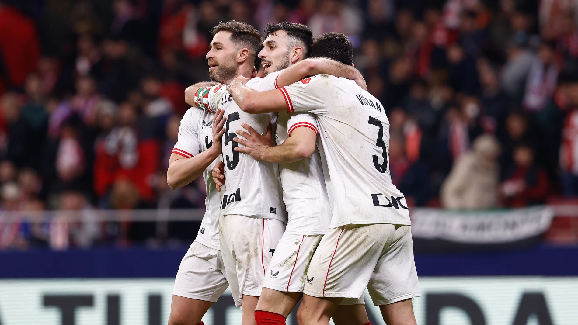PLayers of Athletic Club celebrate the victory during the Spanish Cup, Copa del Rey, football match played between Atletico de Madrid and Athletic Club de Bilbao at Civitas Metropolitano on February 07, 2024 in Madrid, Spain. AFP7 07/02/2024 ONLY FOR USE IN SPAIN