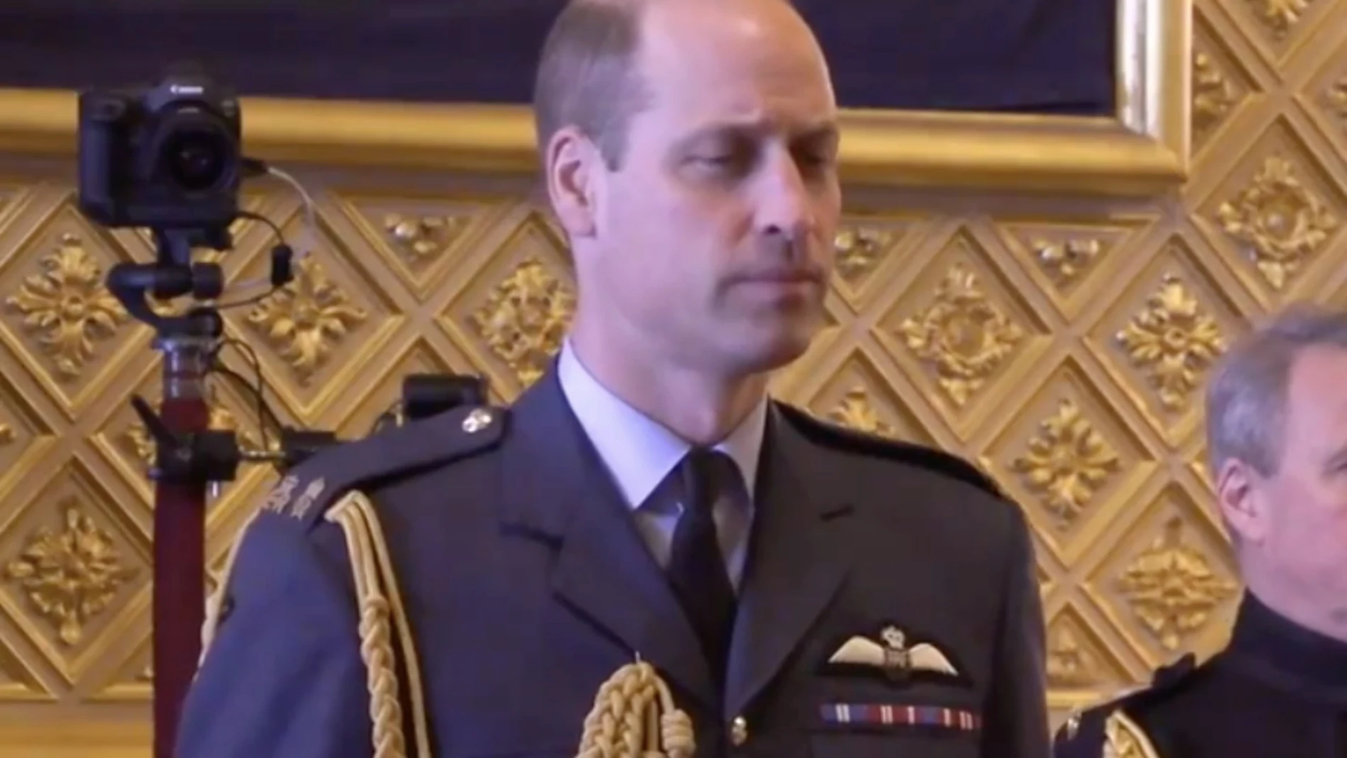El príncipe Guillermo en la gala de entrega de condecoraciones en la que ha reaparecido