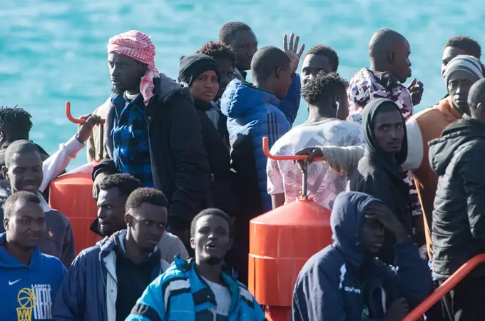 Casi un centenar de inmigrantes llegan a Ceuta a nado en las últimas 24 horas en pleno temporal