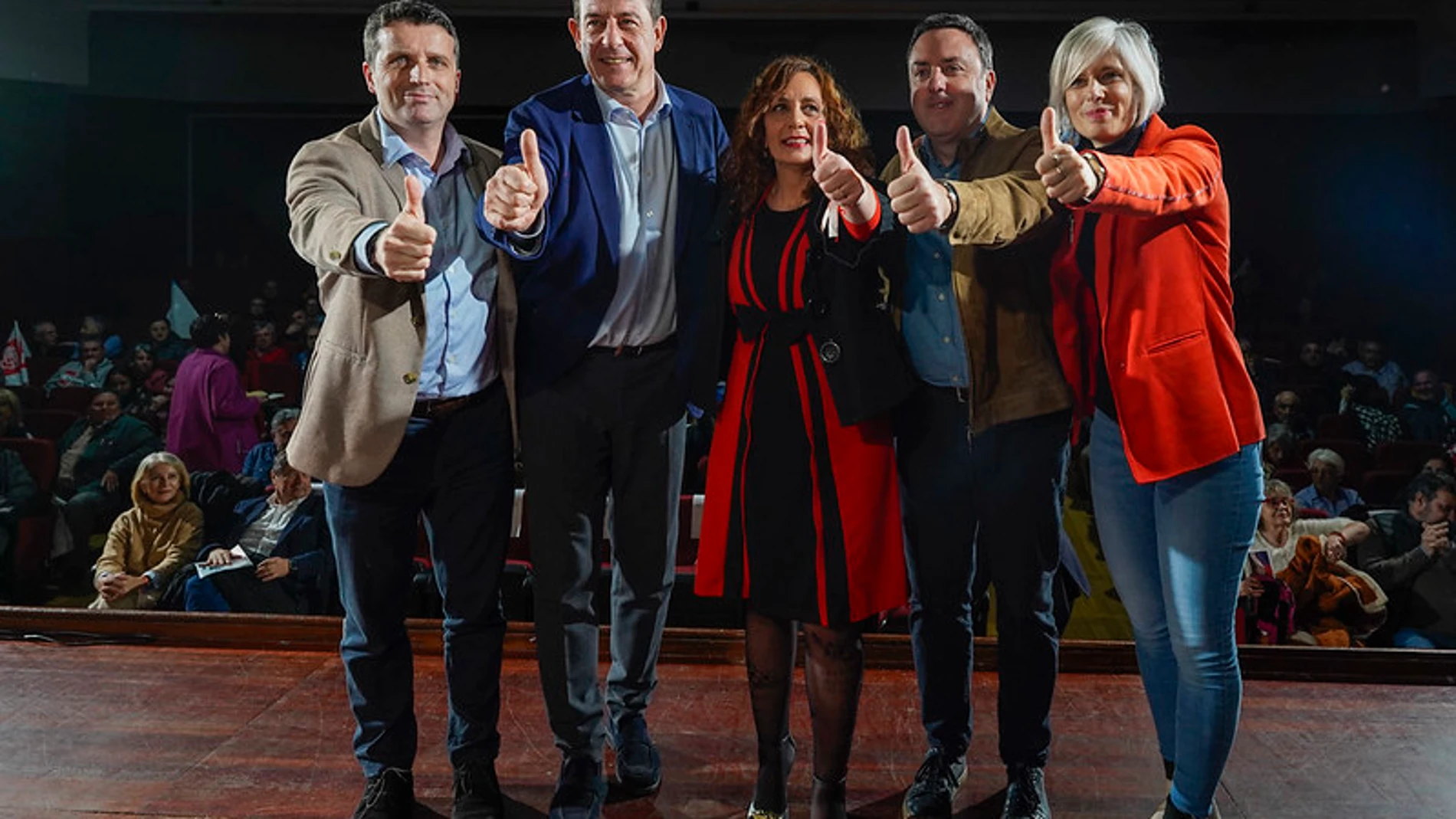 Besteiro en un mitin en Boiro.
