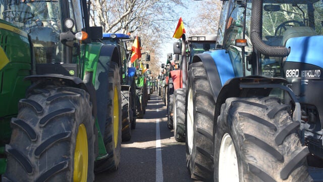 Asaja, COAG y UPA convocan al sector a una tractorada el 14 de febrero en Valladolid