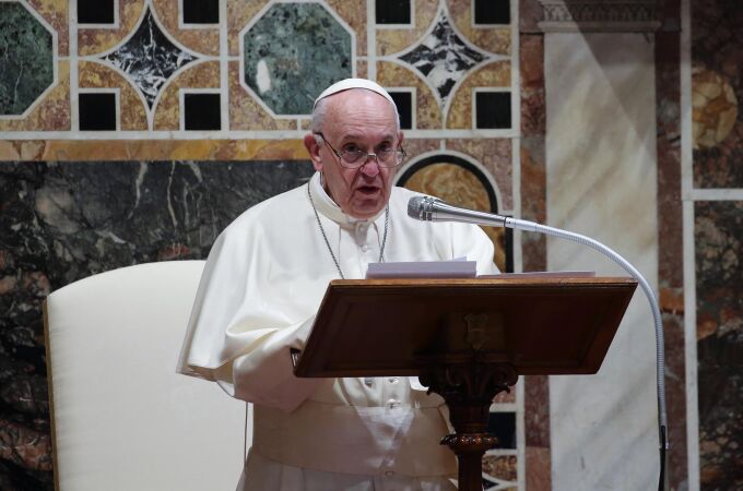 El Papa llama a "desmaculinizar" la Iglesia: "No hemos escuchado suficientemente la voz de las mujeres"