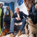El candidato del PPdeG ha vistado hoy una clínica veterinaria en Ponteareas.