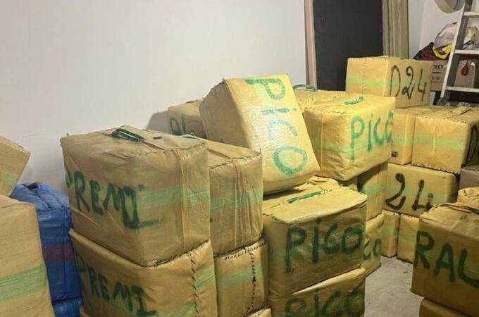 Desmantelada una 'guardería' de droga con más de cuatro toneladas y media de hachís en La Línea 