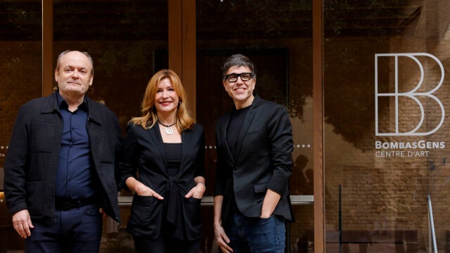 La vicepresidenta ejecutiva de la Fundació Per Amor a l´Art, Susana Lloret, el presidente de Mama Cultura, Artur Duart (i), y el fundador y director de Layers of Reality, Jordi Sellas
