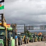 Cuarta jornada de protestas de los tractores en las carreteras españolas para pedir mejoras en el sector
