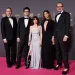 El equipo de la película &quot;Upon Entry&quot;, nominada a menor dirección novel, posa a su llegada a la ceremonia de entrega de la 38 edición de los Premios Goya, este sábado en Valladolid. 