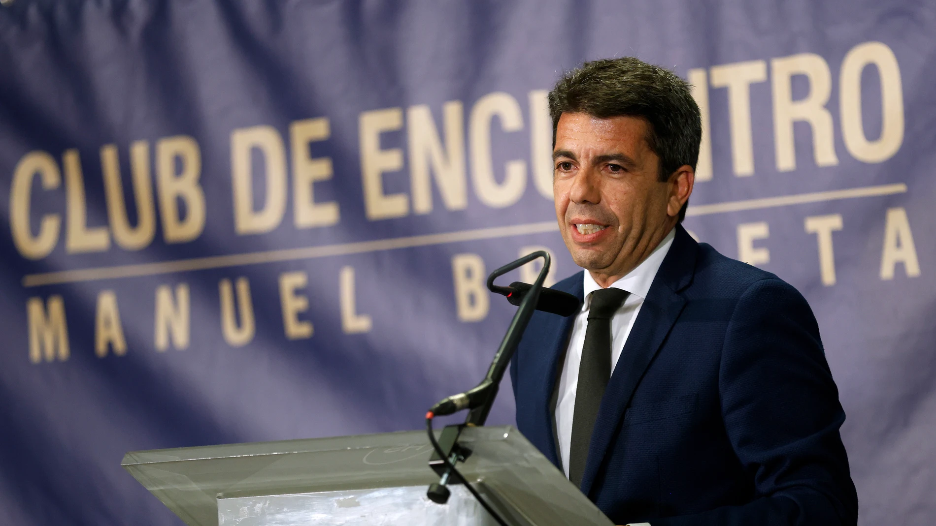 El president de la Generalitat, Carlos Mazón, durante su intervención en la tribuna de 2024 del Club de Encuentro Manuel Broseta