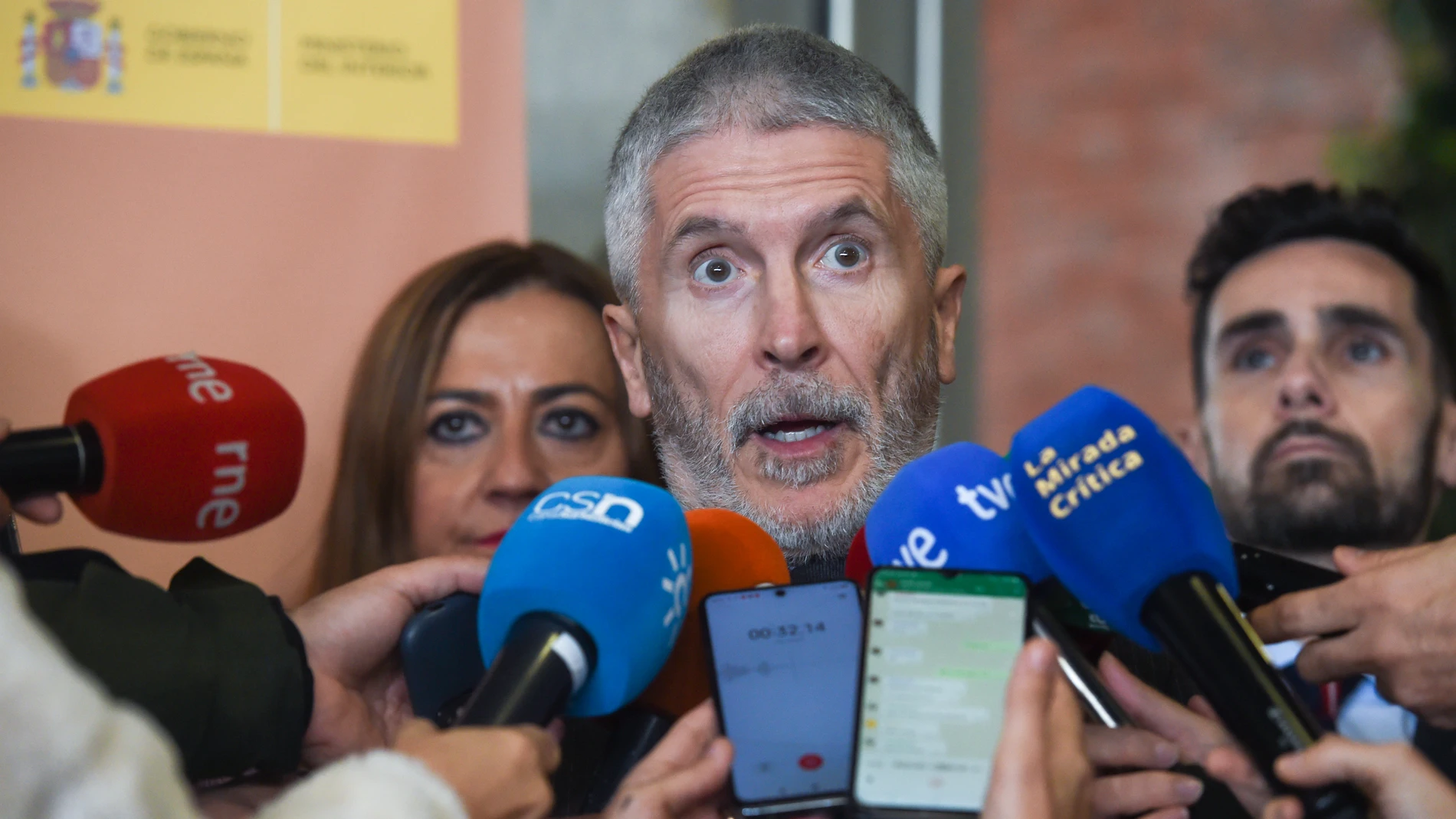 El ministro del Interior, Fernando Grande-Marlaska, atiende a medios a su llegada al acto de entrega de medallas al Mérito de Protección Civil, en la escuela Nacional de Protección Civil, a 12 de febrero de 2024, en Rivas- Vaciamadrid, Madrid (España). Marlaska preside hoy el acto de entrega de las Medallas al Mérito de la Protección Civil, que distinguen a personas u organizaciones por sus actuaciones en la protección de personas y bienes afectados por situaciones de emergencia, en consonanc...