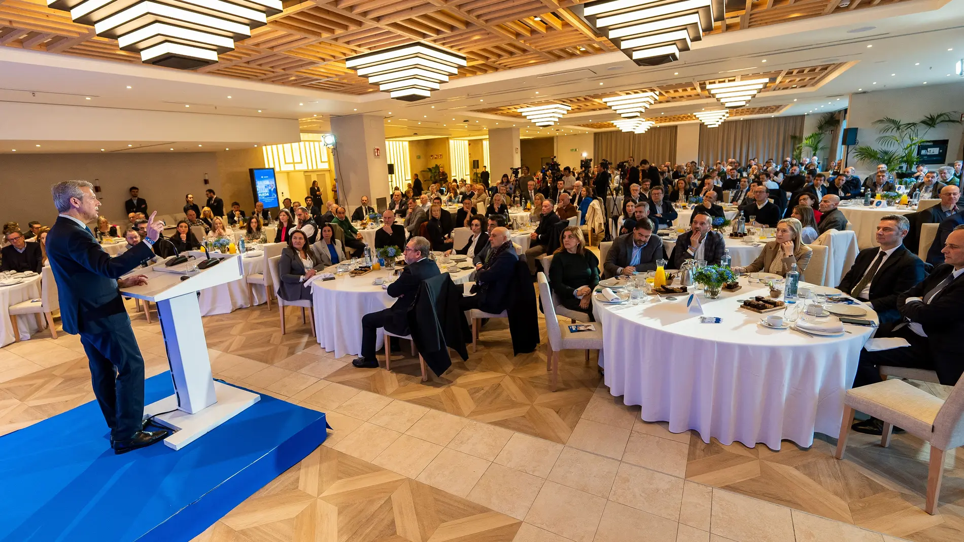 Rueda, hoy, en el desayuno informativo celebrado en Vigo.