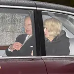 Carlos III y Camilla, ya en Londres