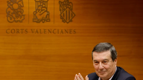 El conseller de Sanidad, Marciano Gómez, comparece en Les Corts Valencianes