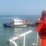 La Guardia Costera inspecciona un supuesto barco pesquero chino