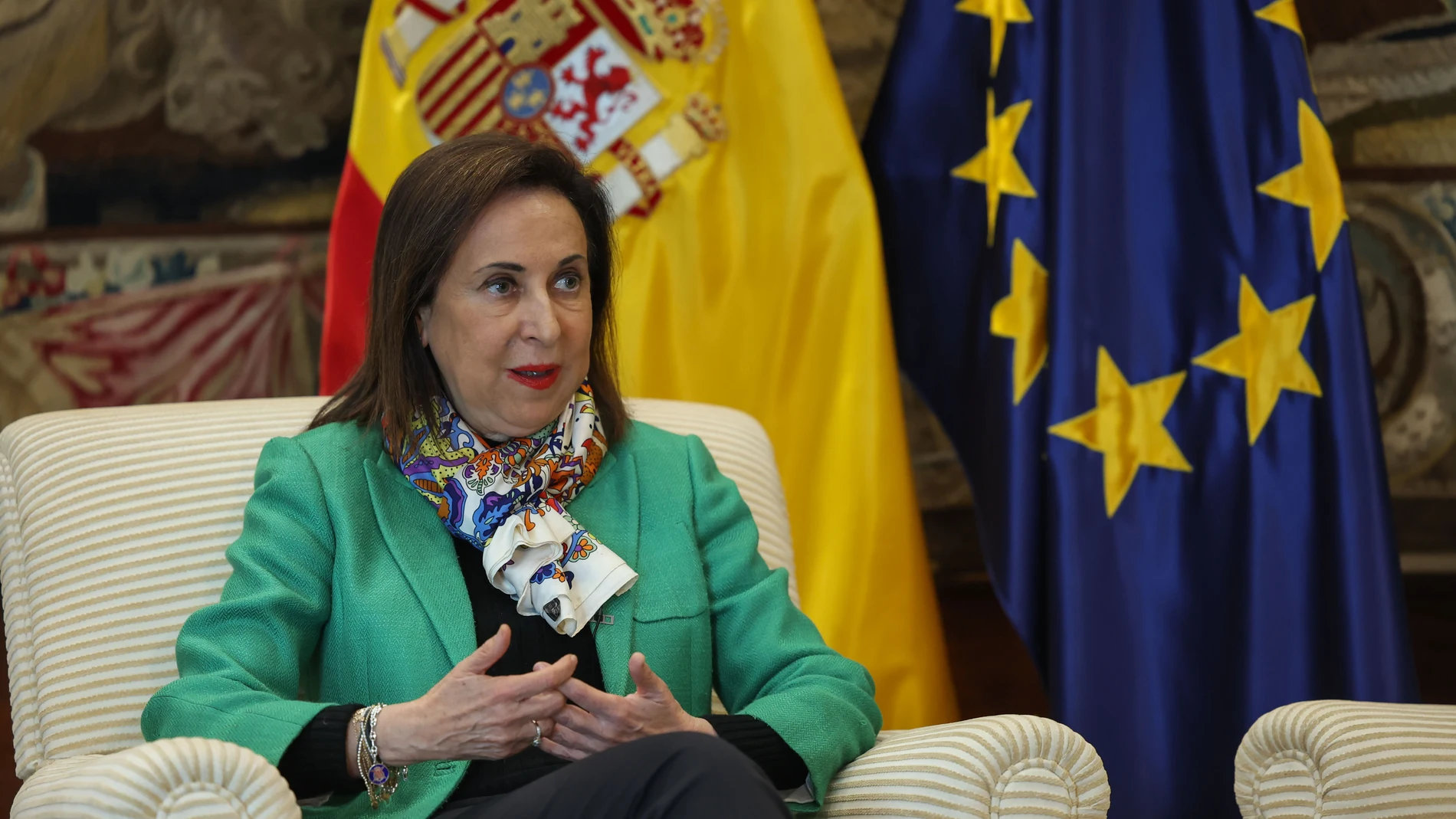 MADRID, 16/02/2024.- La ministra de Defensa, Margarita Robles, analiza en una entrevista con EFE los conflictos de Ucrania y Gaza y el futuro de la OTAN, así como los nuevos desafíos de las Fuerzas Armadas en España, incluida su posible participación en la lucha contra el narcotráfico en el Estrecho. EFE/Kiko Huesca