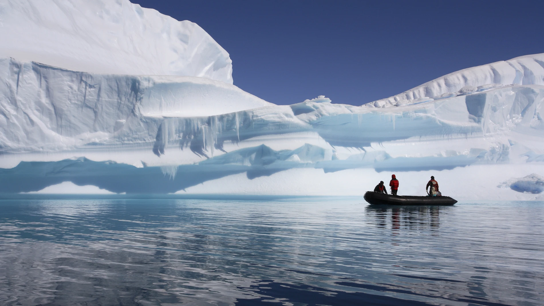 La Antártida es una fuente de abundantes recursos naturales e investigaciones científicas, pero nadie tiene su soberanía