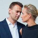 “Ventiscas azules y miles de kilómetros": el poético mensaje de Navalni a su esposa por San Valentín