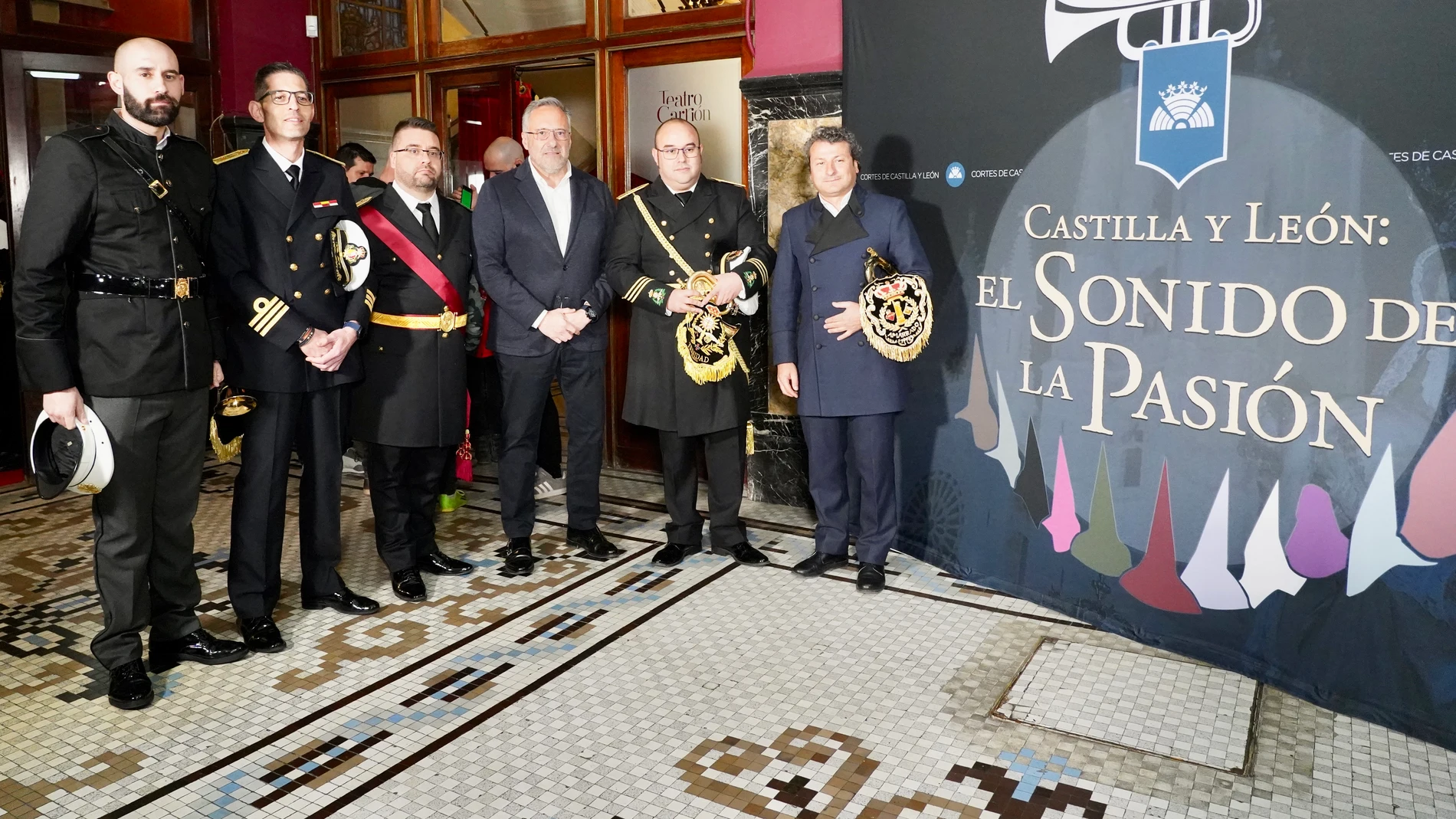 Carlos Pollán asiste al concierto "El Sonido de la Pasión"