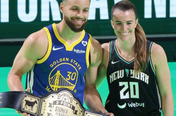 Curry superó a Sabrina Ionescu en su duelo de tiros de tres