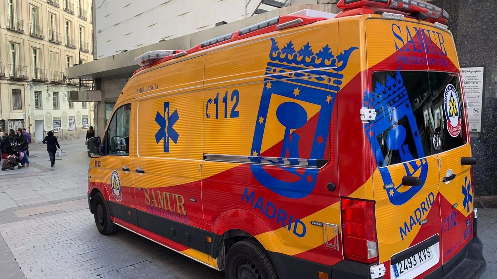 Dos heridos graves tras la colisión frontal entre una bicicleta y una moto en San Bernardo