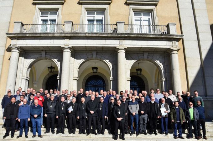 Foto de familia del Encuentro de obispos en Ávila