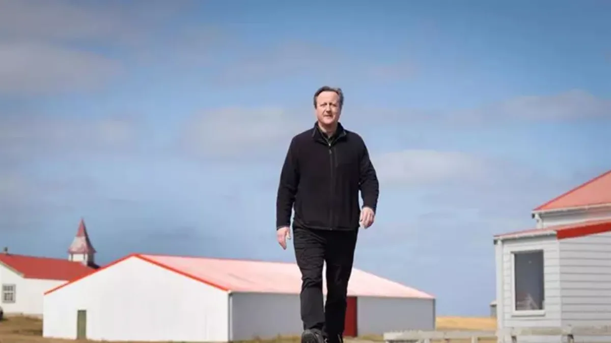 David Cameron, en su polémica visita a las Malvinas: “Espero que las islas quieran ser británicas para siempre”