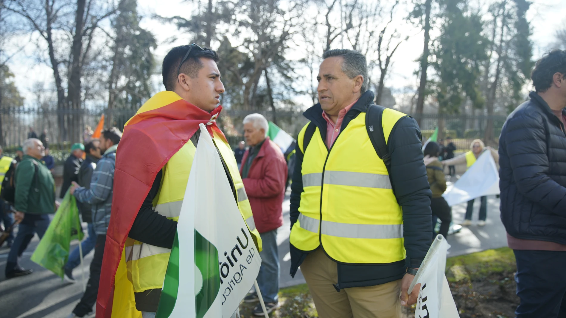 Padre e hijo agricultor en las protestas