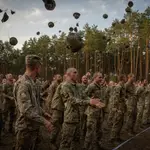 Nuevos reclutas ucranianos tras su etapa de entrenamiento