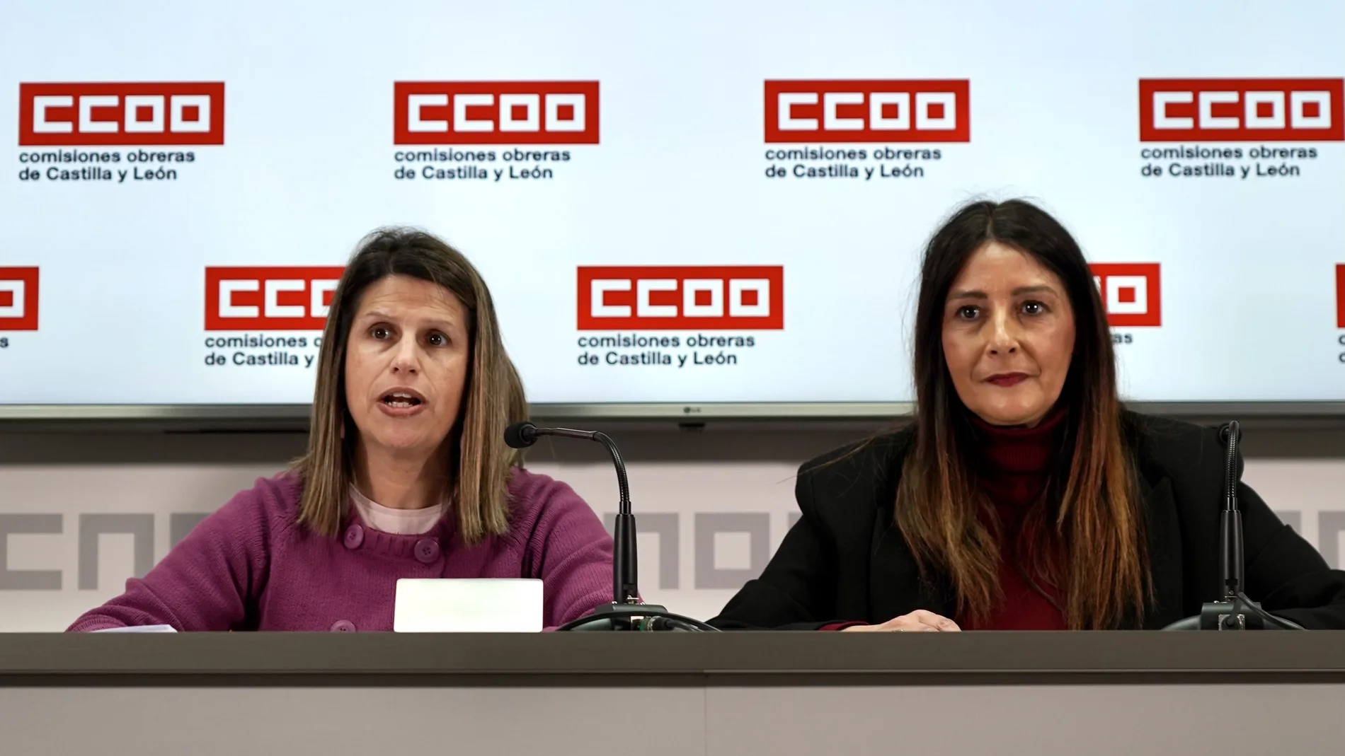 Victoria Zumalacárregui (UGT) y Yolanda Martín (CCOO), durante la rueda de prensa