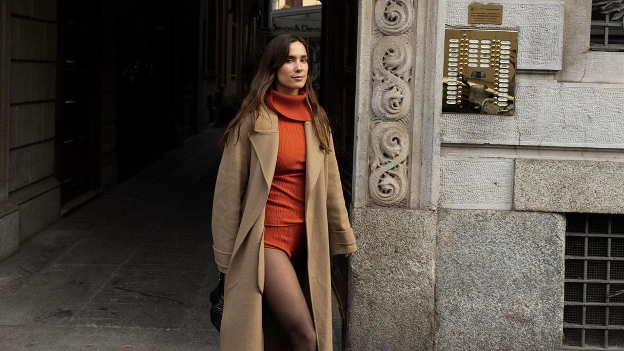 María Pombo recovers the most controversial ‘no pants’ trend with this knitted outfit on the streets of Milan