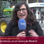 Conexión de RTVE ante la sede del PP durante la tractorada en Madrid
